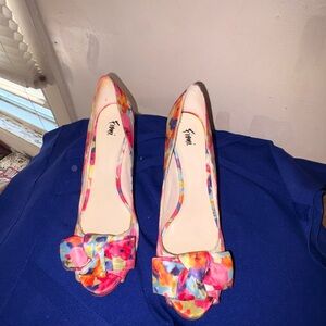 FIONI Multicolor Floral Bow Peep-Toe Heels